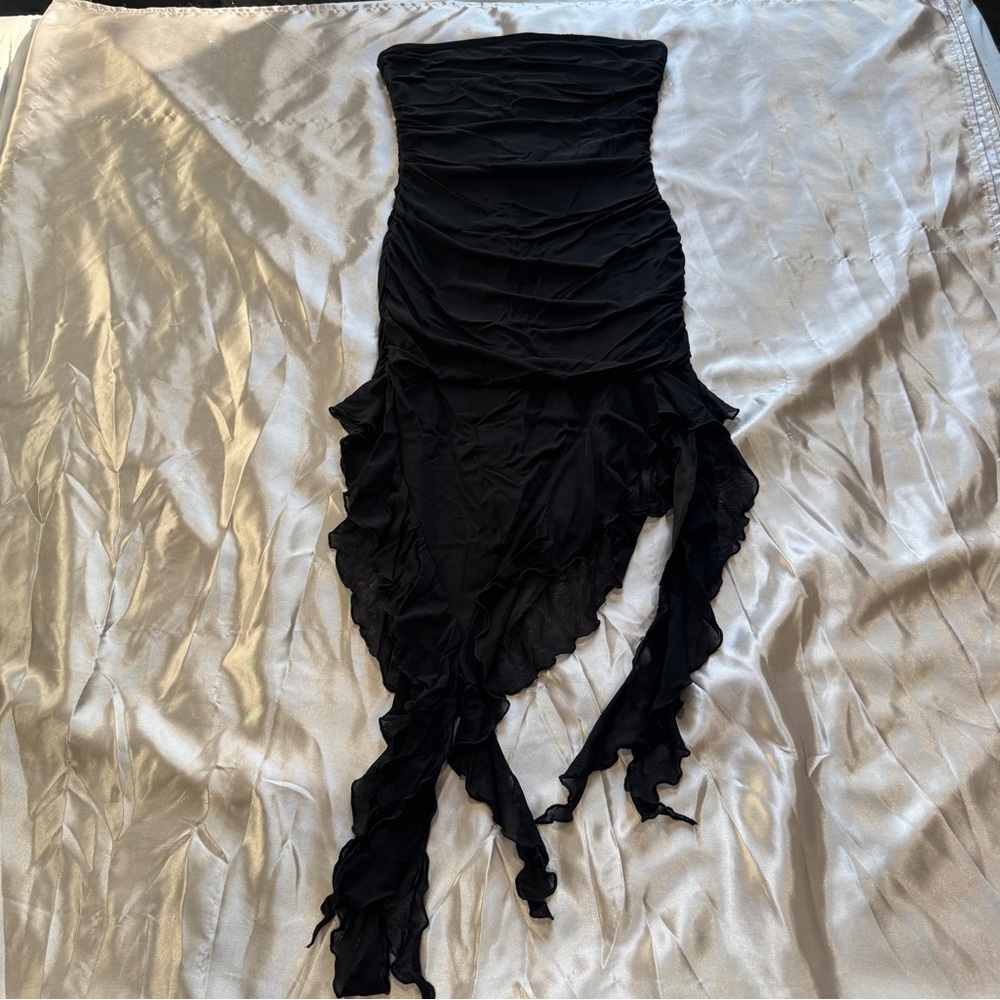 Black Irregular Ruffle Trim Dress - Picture 3 of 12